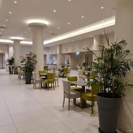 Hotel Nissiana &